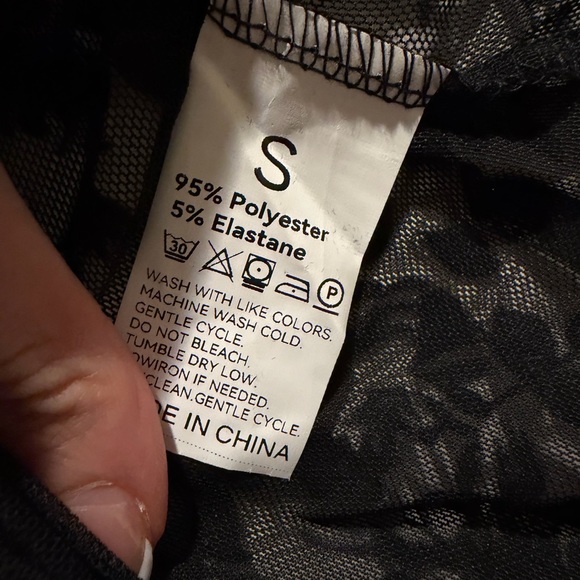 Black Sheer Blouse with Floral Design NWOT - Picture 8 of 8